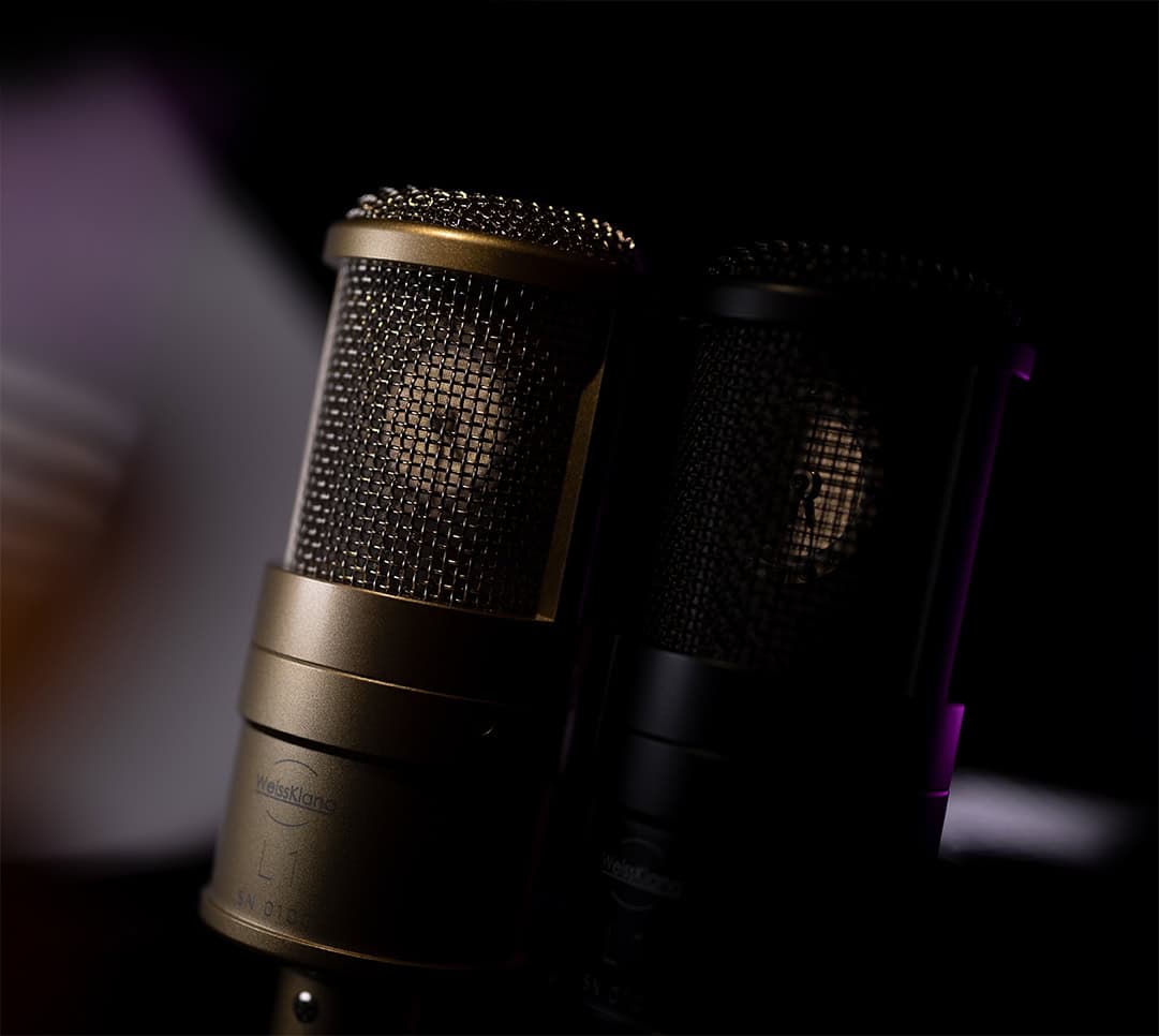 WeissKlang L1 microphones in champagne and black